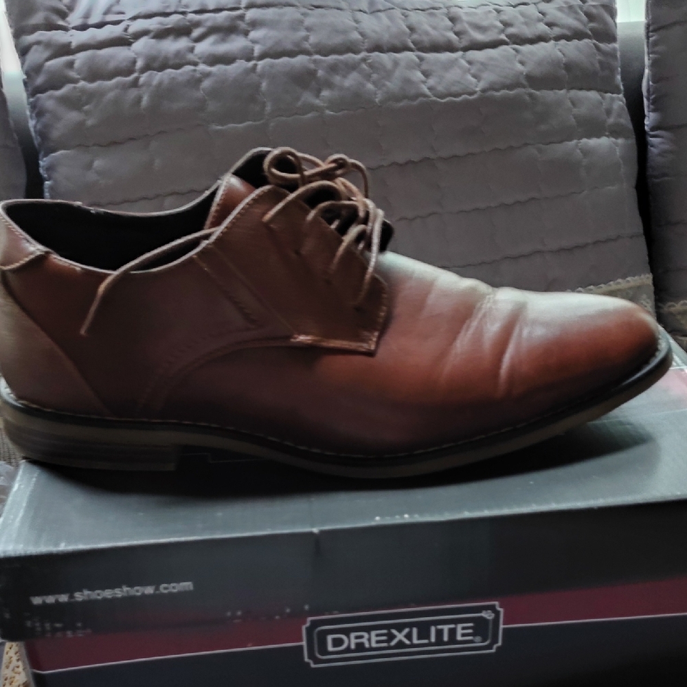 Brown Leather Oxford Shoes with Polished Finish
